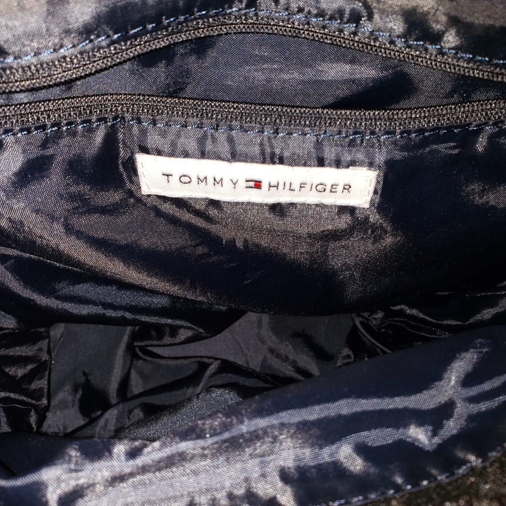 SALE 7 FOR $20 Tommy Hilfiger Crossbody Purse - Picture 5 of 6
